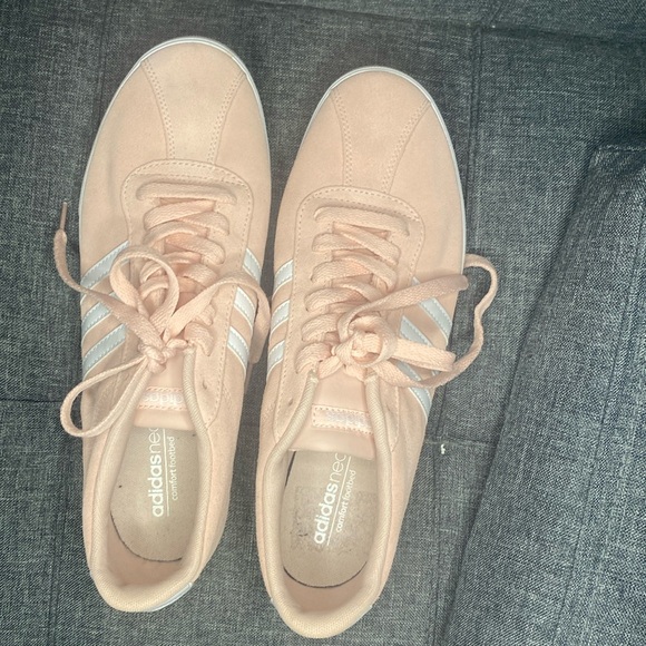 Worn probably once or twice, adidas women’s shoes size 11 - Picture 1 of 7